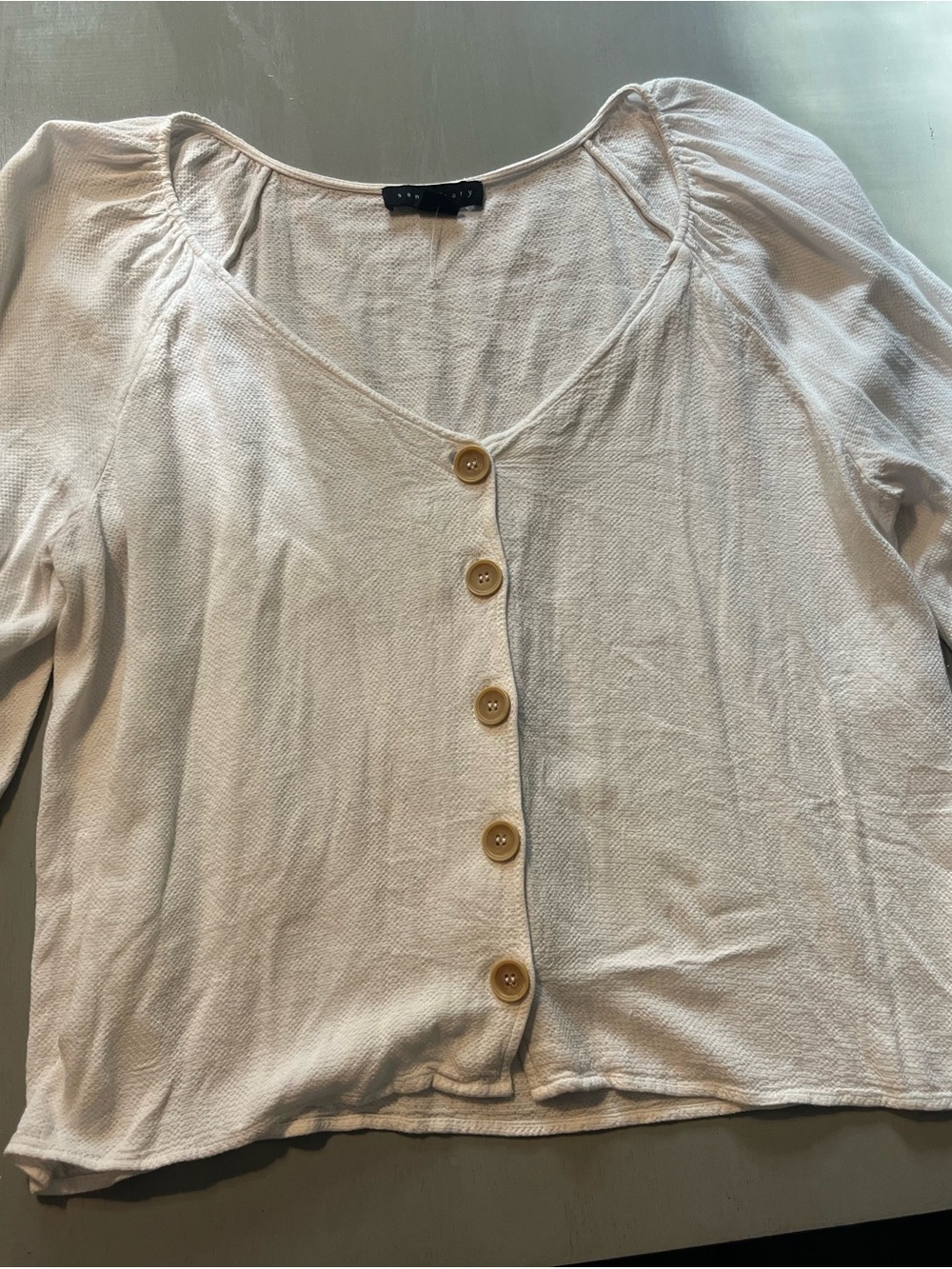 Sanctuary Button-Front V-Neck Top in Light Beige Size XL